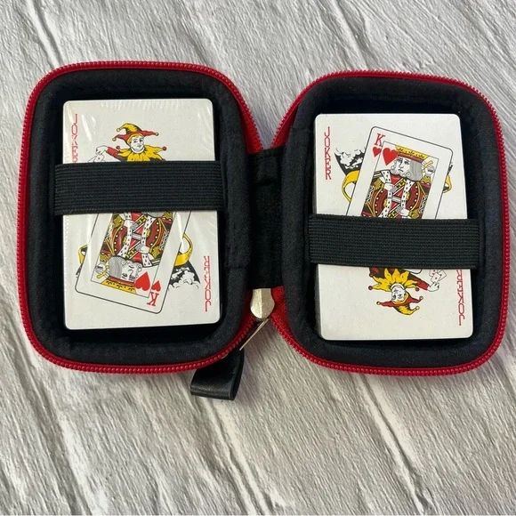 New Roots Canada Travel Zippered Compact Playing Card Set - Picture 4 of 8